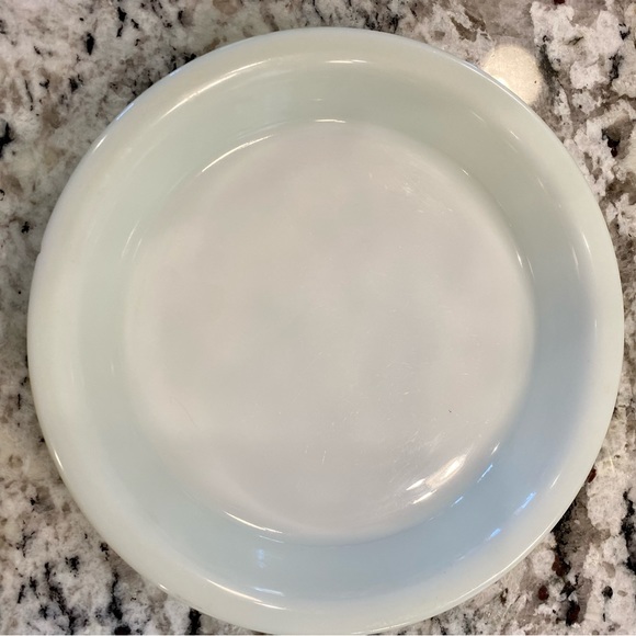 9 inch PYREX lime green pie plate - Picture 2 of 3